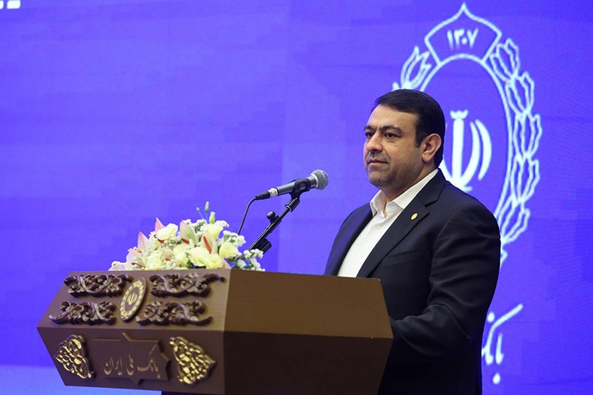 مدیرعامل بانک ملی ایران: واگذاری و فروش اموال مازاد بانک شتاب بیشتری میگیرد مدیرعامل بانک ملی ایران: واگذاری و فروش اموال مازاد بانک شتاب بیشتری میگیرد