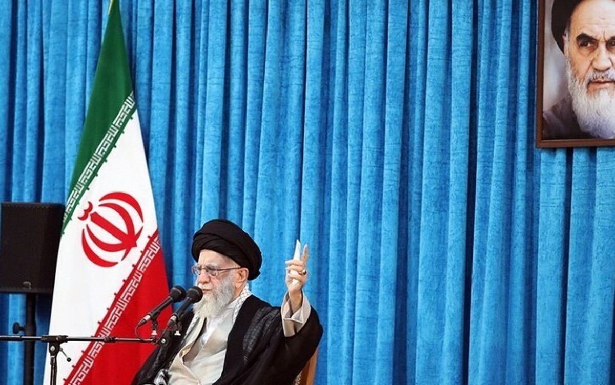 دشمن برای جمهوری اسلامی جایگزین انتخاب کرده بود / گفتند فلان کس پادشاه ایران بشود!