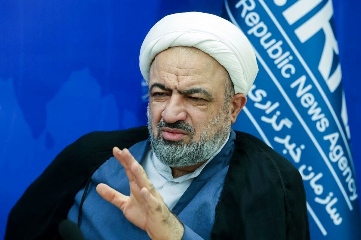 مشکل حمید رسایی چیست؟/ تکرار مشابهت با بنی‌صدر دقایقی بعد از سخنرانی رهبری +عکس