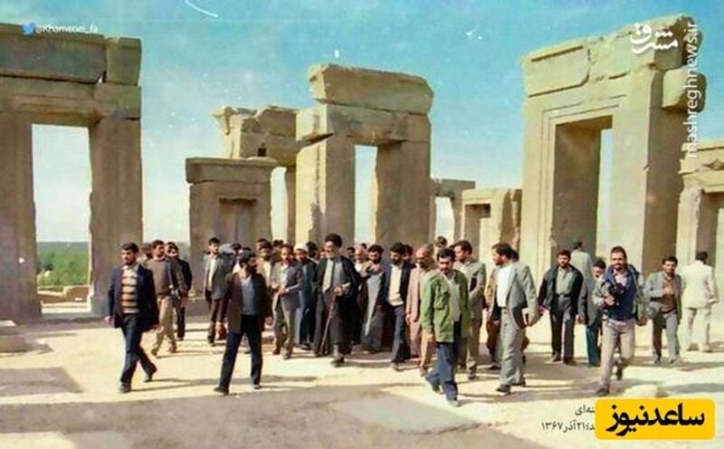 بازدید آیت‌الله خامنه‌ای از تخت جمشید + عکس