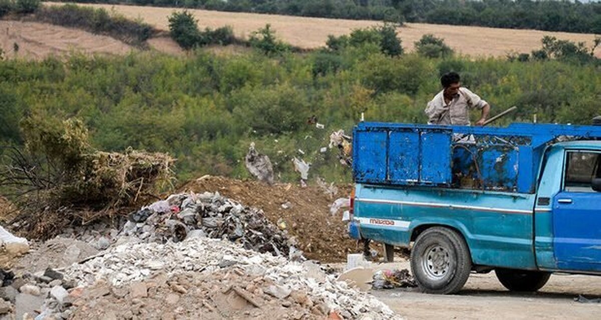 فاجعه زیست محیطی در خلیل‌آباد / نخاله‌های ساختمانی بلای جان جنگل‌های تاغ شدند
