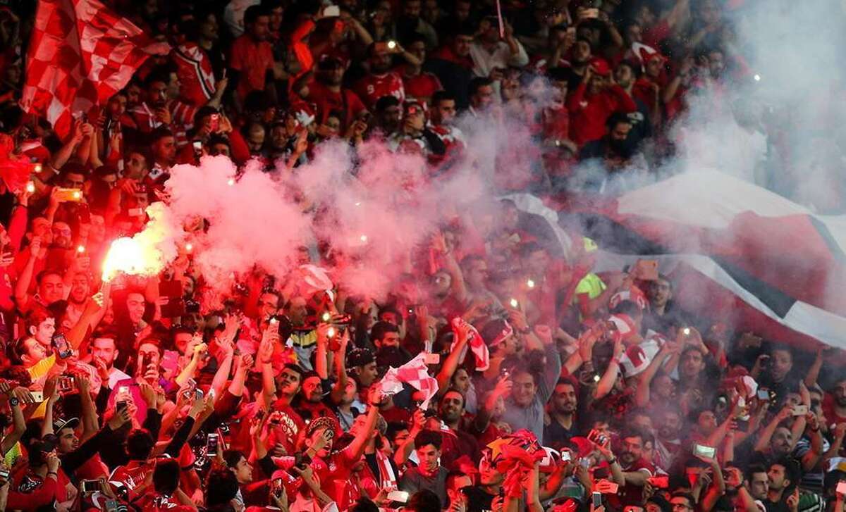حمله هواداران پرسپولیس به نماینده مجلس