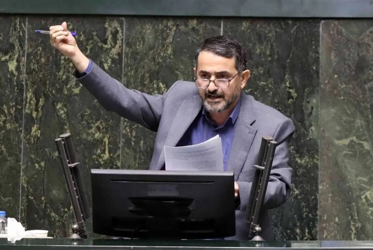 نماینده مجلس: ایران با «رستاخیز» بینیاز از بمب اتم است نماینده مجلس: ایران با «رستاخیز» بینیاز از بمب اتم است