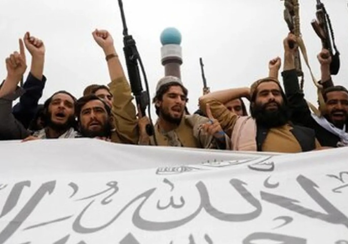 محدودیت جدید و عجیب طالبان برای مردم افغانستان / شعر عاشقانه ممنوع!