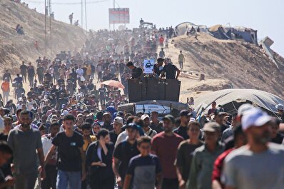 سیل بازگشت فلسطینیان به خانههایشان پس از اعلام آتشبس + تصاویر