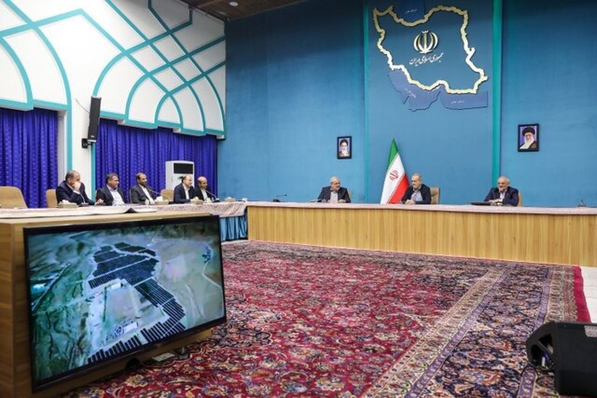 آغاز عملیات نیروگاه خورشیدی ۷۰۰ مگاواتی آغاز عملیات نیروگاه خورشیدی ۷۰۰ مگاواتی
