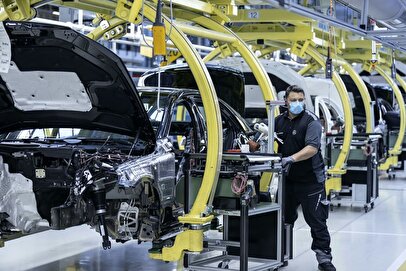 افرایش قیمت خودرو در هاله‌ای از ابهام / مجوز افزایش قیمت ایران خودرو صادر می‌شود؟