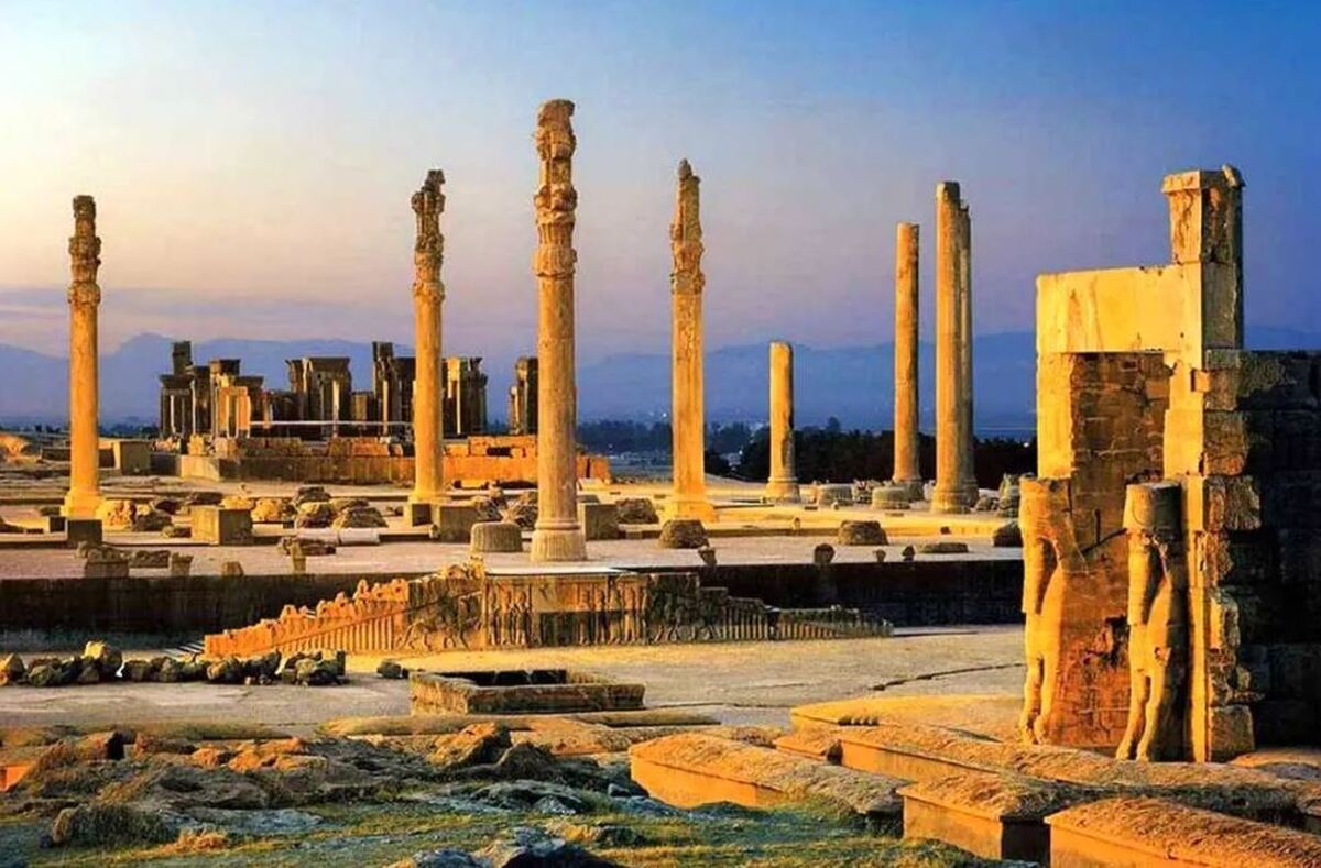 قدیمی‌ترین عکس از تخت‌جمشید؛ ۱۷۰ سال پیش