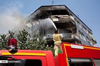 آتش‌سوزی در ساختمان متروکه خیابان انقلاب