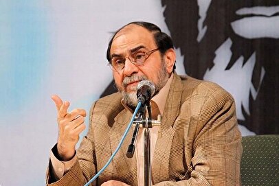 رحیم‌پور ازغدی: الان در خیابان، هم داف می‌بینیم هم ناف