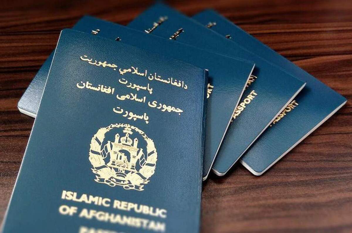 کارگران افغانی برگشتند و ویزای کار هم گرفتند! کارگران افغانی برگشتند و ویزای کار هم گرفتند!