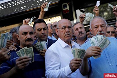 غافلگیری در بازار ارز؛ قیمت دلار ۱۰ هزار تومان ریخت / کاهش شدید قیمت دلار آزاد امروز ۳۰ مهر ۱۴۰۴