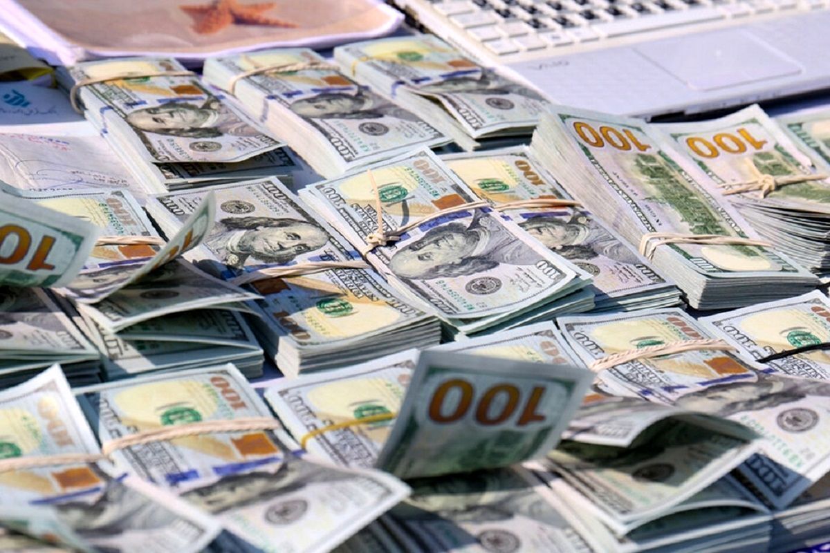 اروپاییها برای ورود به ایران به صف شدند اروپاییها برای ورود به ایران به صف شدند