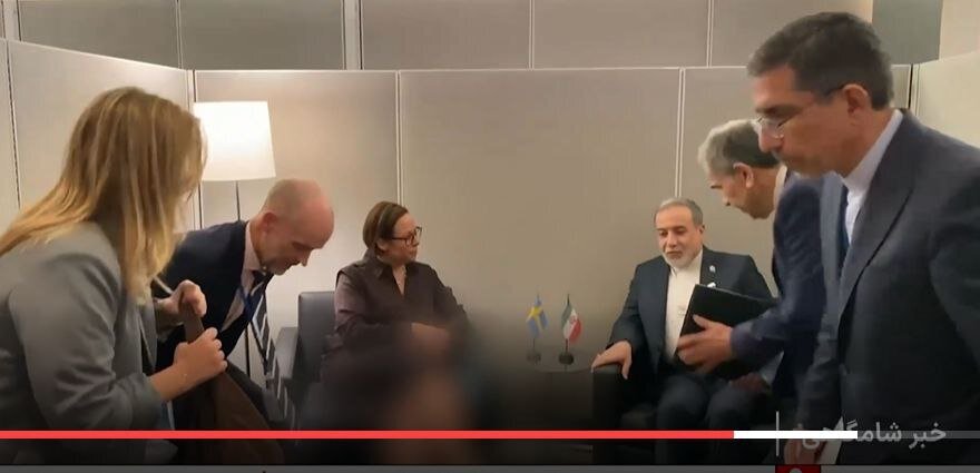 سانسور عجیب صداوسیما هنگام پخش خبر عراقچی +عکس