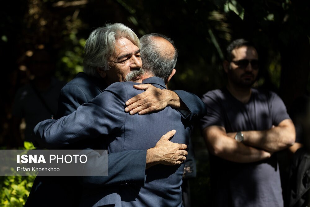 چهره‌های مشهور در خاکسپاری احمد پژمان + تصاویر