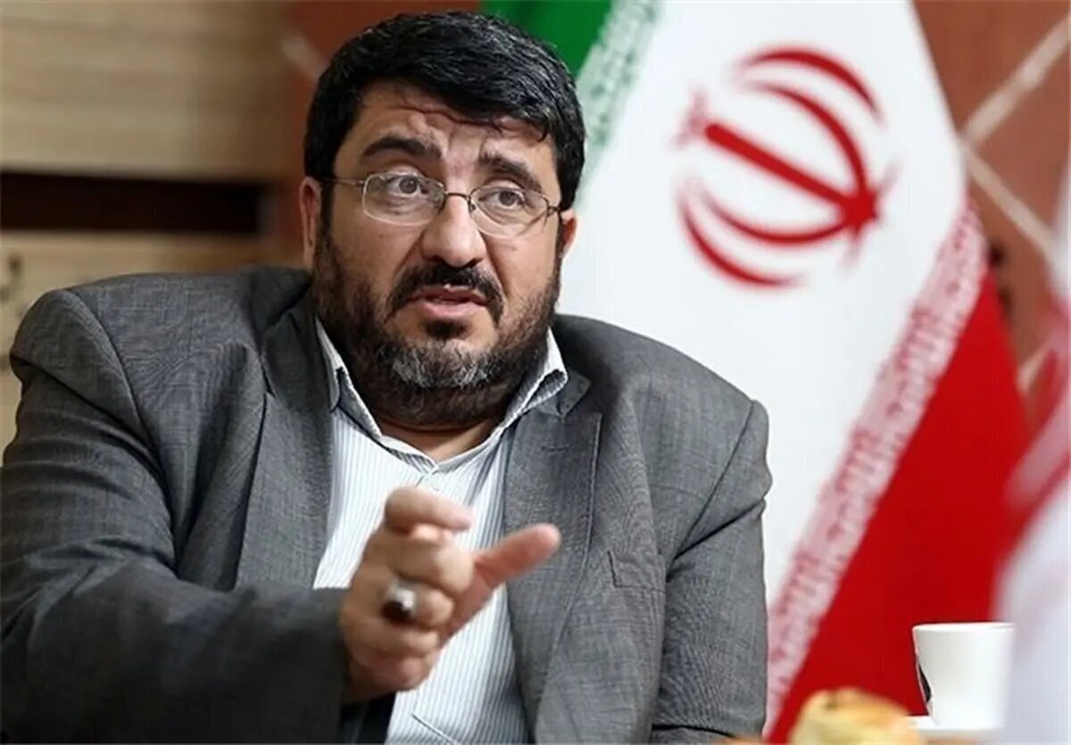 کنایه فواد ایزدی به حمید رسایی: با نتانیاهو وفاق کرده!