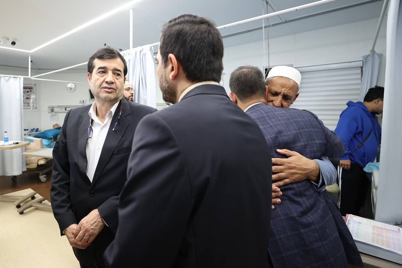 عیادت وزیر ورزش از صابر کاظمی + تصاویر