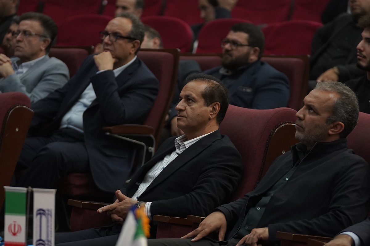 تجلیل از قهرمانان تیم ملی وزنهبرداری در آیین ویژه بانک صادرات ایران / تأکید بر تداوم حمایت از قهرمانی، رفتار پهلوانی و اخلاق ورزشی تجلیل از قهرمانان تیم ملی وزنهبرداری در آیین ویژه بانک صادرات ایران / تأکید بر تداوم حمایت از قهرمانی، رفتار پهلوانی و اخلاق ورزشی