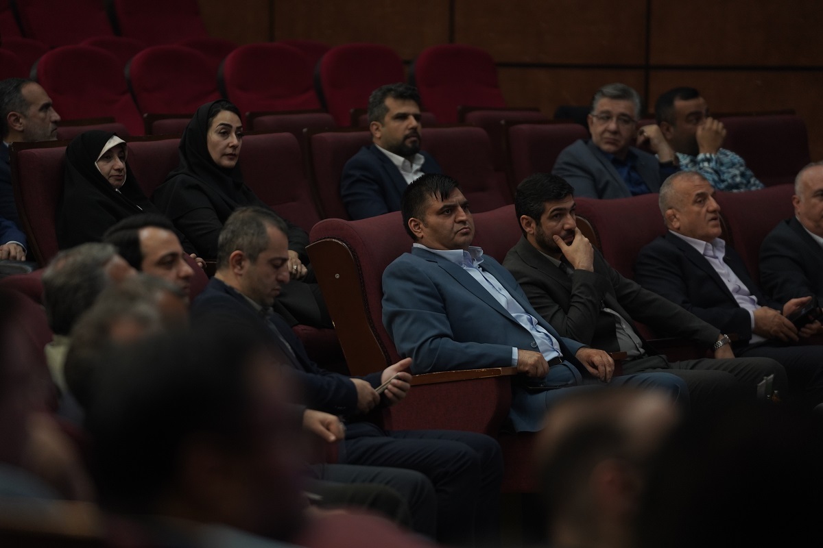 تجلیل از قهرمانان تیم ملی وزنهبرداری در آیین ویژه بانک صادرات ایران / تأکید بر تداوم حمایت از قهرمانی، رفتار پهلوانی و اخلاق ورزشی تجلیل از قهرمانان تیم ملی وزنهبرداری در آیین ویژه بانک صادرات ایران / تأکید بر تداوم حمایت از قهرمانی، رفتار پهلوانی و اخلاق ورزشی