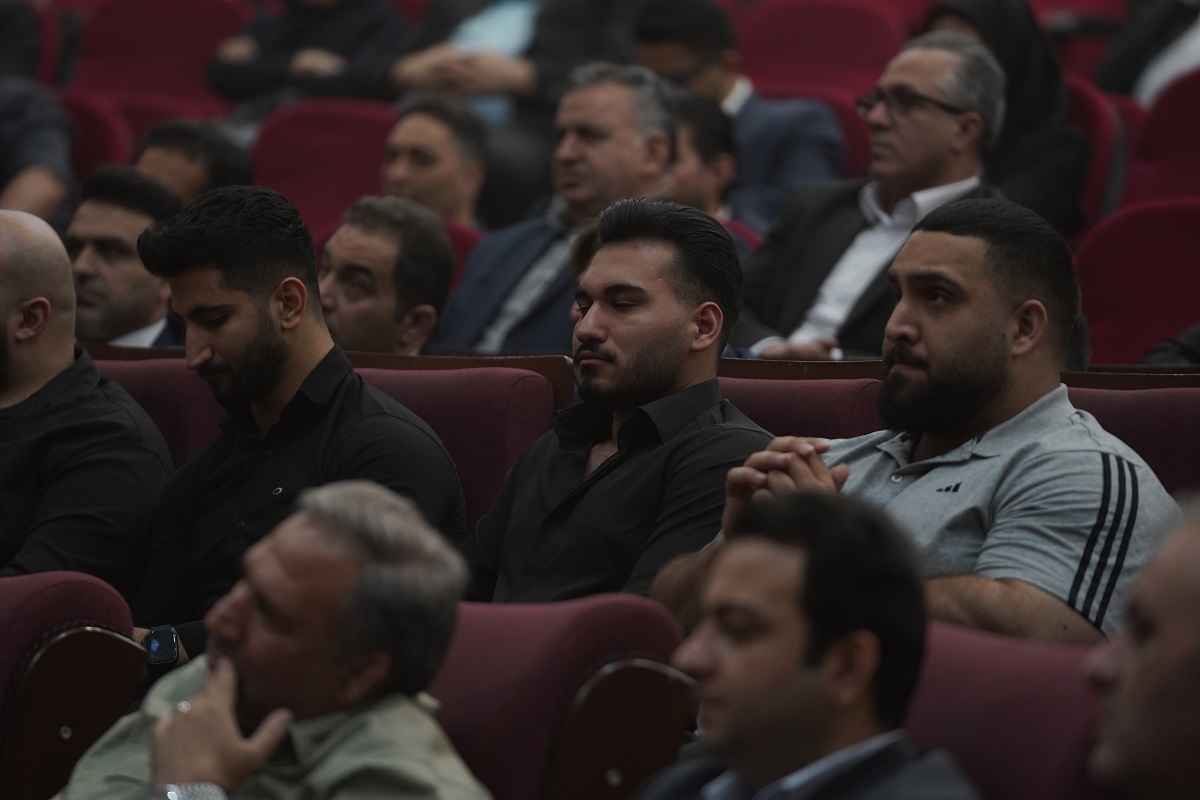 تجلیل از قهرمانان تیم ملی وزنهبرداری در آیین ویژه بانک صادرات ایران / تأکید بر تداوم حمایت از قهرمانی، رفتار پهلوانی و اخلاق ورزشی تجلیل از قهرمانان تیم ملی وزنهبرداری در آیین ویژه بانک صادرات ایران / تأکید بر تداوم حمایت از قهرمانی، رفتار پهلوانی و اخلاق ورزشی