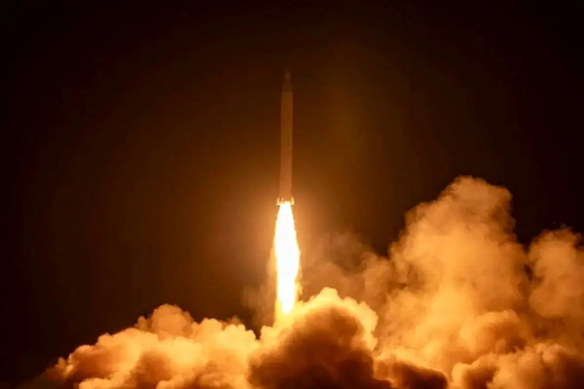 آزمایش موشک‌ قاره پیما با برد ۲۳۰۰۰ کیلومتری / واشنگتن خطا کند قلب آمریکا را می‌زنیم! + فیلم