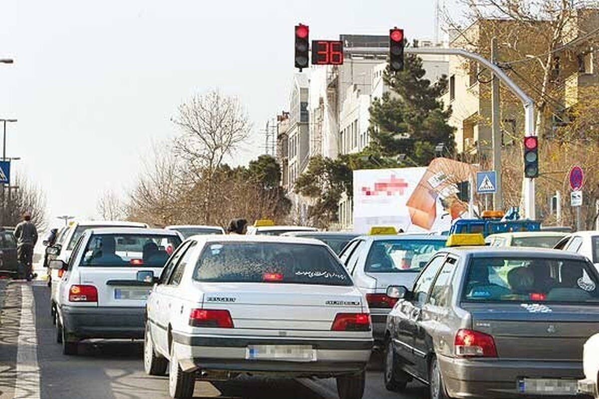 عبور از چراغ قرمز چند نمره منفی دارد؟