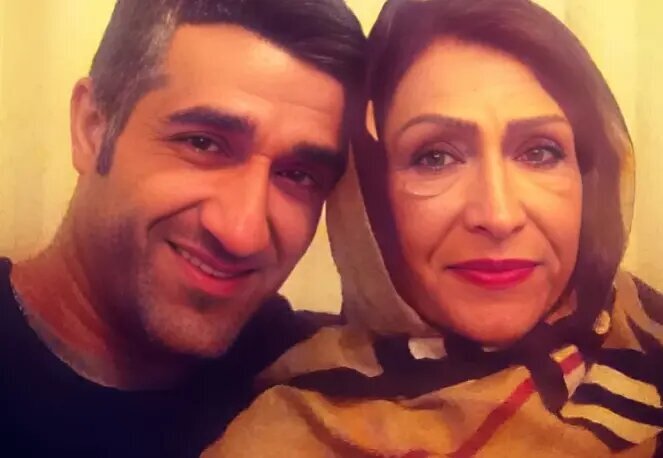 چهره خندان پژمان جمشیدی در کنار مادرش + عکس