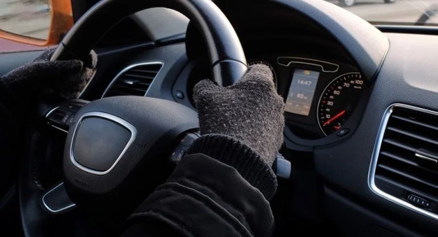 نحوه درست گرم کردن ماشین در زمستان / با این اشتباه عمر خودرو کاهش می‌یابد!