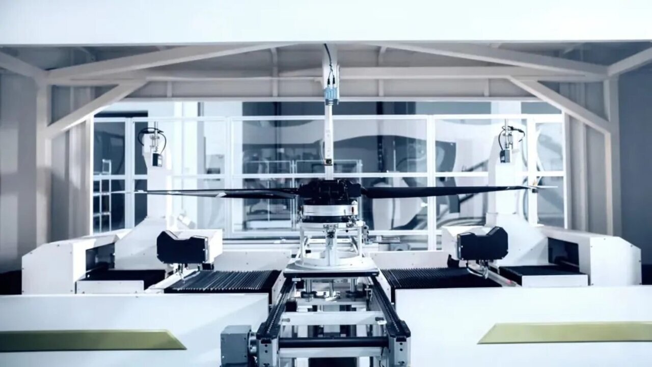 خط تولید اولین خودروی پرنده افتتاح شد + عکس