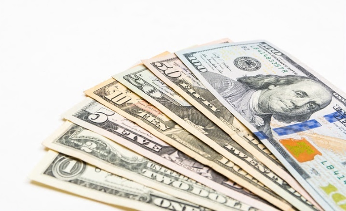 پیش‌بینی قیمت دلار امروز چهارشنبه ۱۴ آبان ۱۴۰۴ / نوسان جدید در راه است؟
