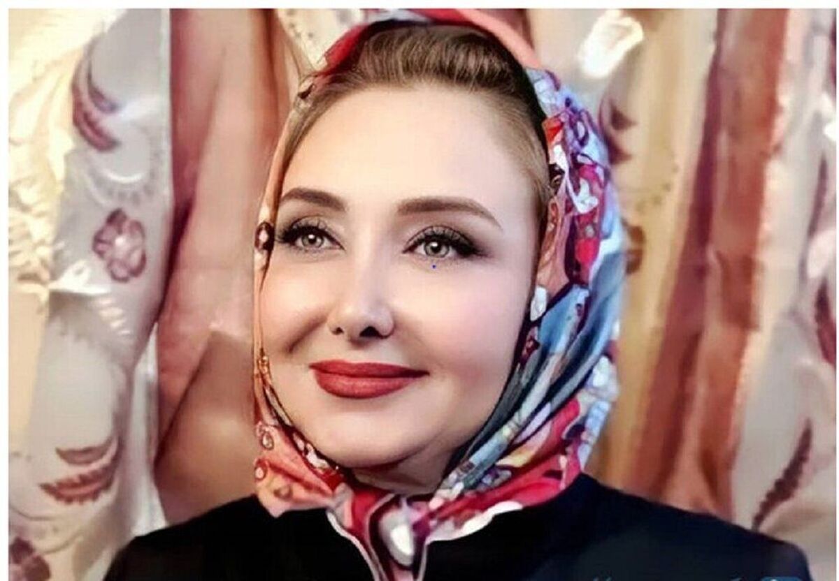 بوسه پسر جوان بر پیشانی کتایون ریاحی + عکس