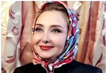 بوسه پسر جوان بر پیشانی کتایون ریاحی + عکس