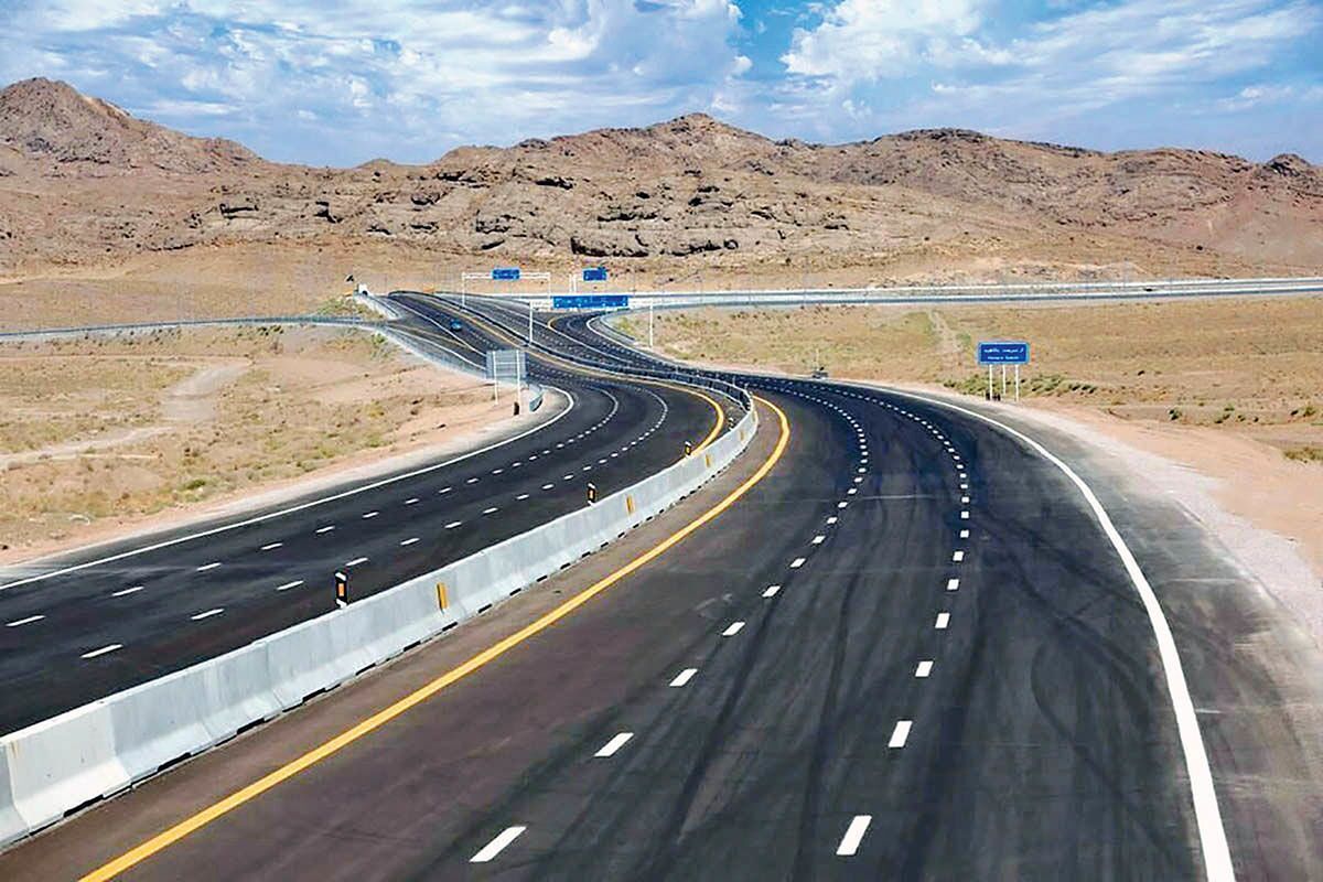 تحول بزرگ ترافیکی در کشور / پروژه مهم راه‌سازی مرکز کشور به خط پایان نزدیک شد
