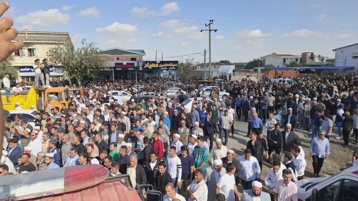 صابر کاظمی در میان اندوه مردم تا خانه ابدی بدرقه شد