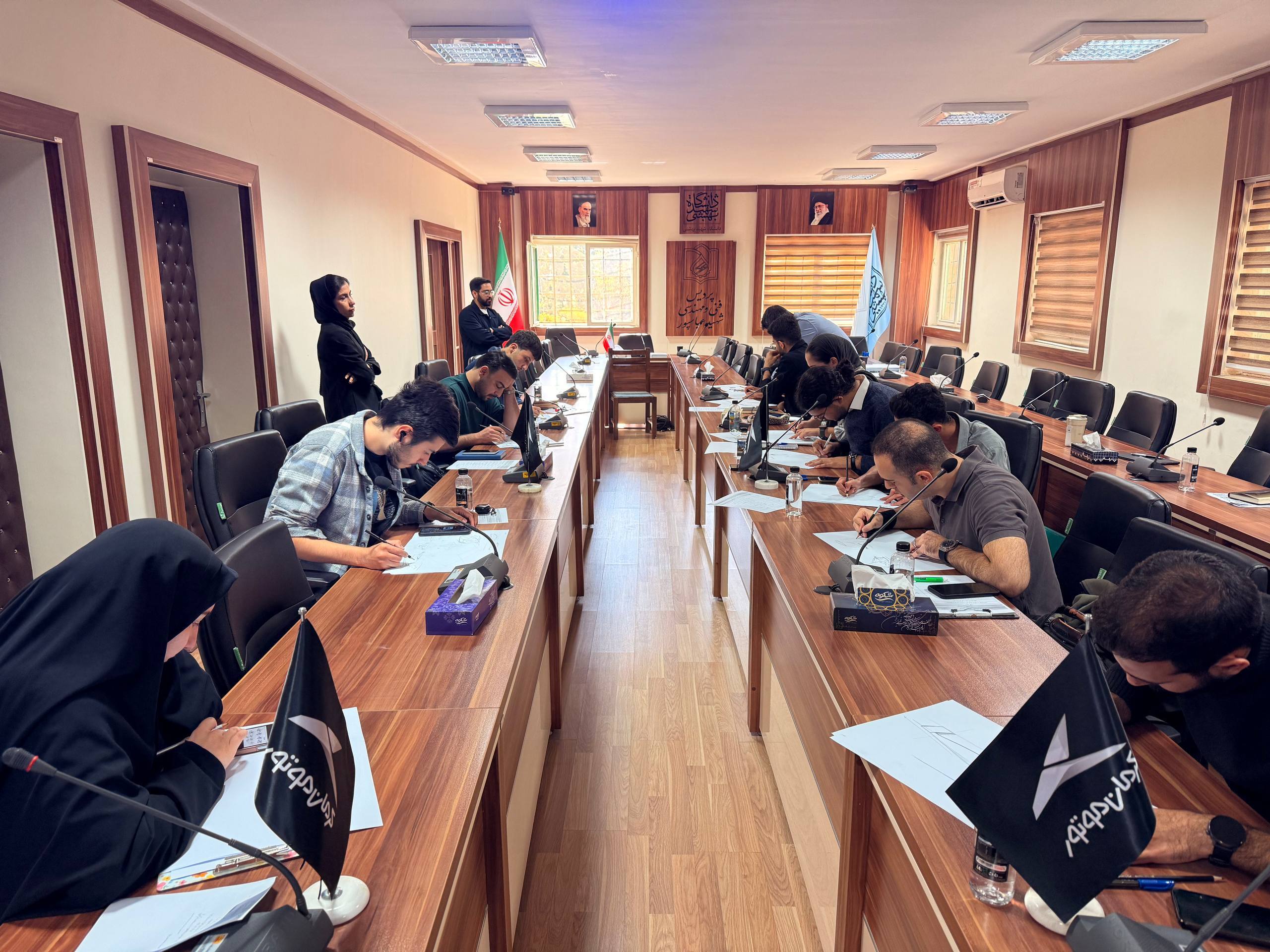 پایان مرحله منتورینگ و آموزش برگزیدگان مرحله اول مسابقه طراحی وسایل نقلیه عمودپرواز کرمان موتور پایان مرحله منتورینگ و آموزش برگزیدگان مرحله اول مسابقه طراحی وسایل نقلیه عمودپرواز کرمان موتور