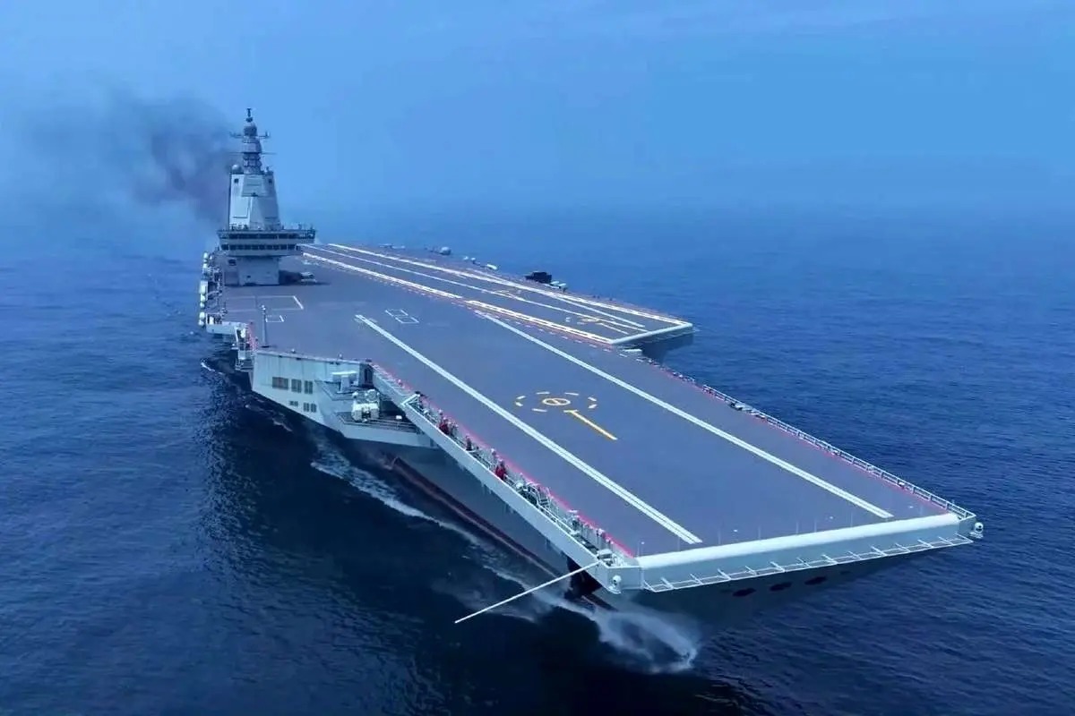 ناوهواپیمابر فوجیان رونمایی شد + مشخصات فنی