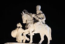 تصاویری غرورآفرین از مجسمه والرین میدان انقلاب+فیلم