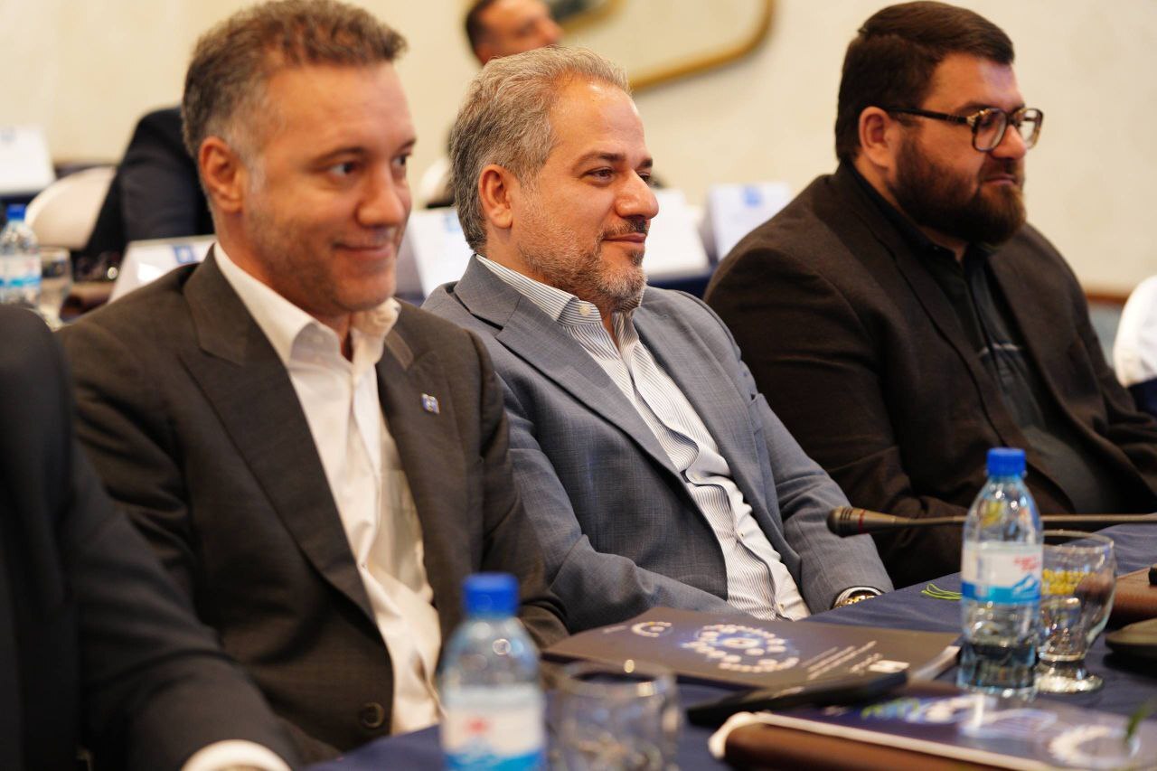 راهبرد بانک صادرات ایران خروج از بنگاه‌داری و تمرکز بر فعالیت‌های مولد و شفاف است