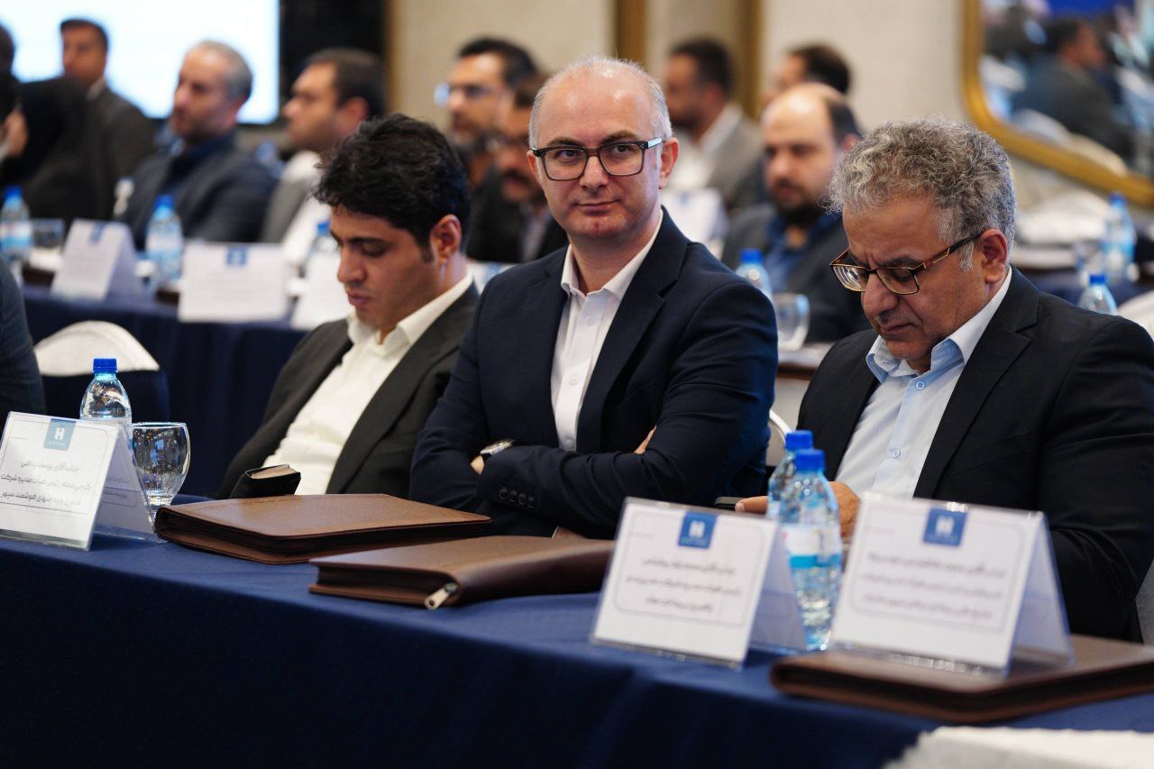 راهبرد بانک صادرات ایران خروج از بنگاه‌داری و تمرکز بر فعالیت‌های مولد و شفاف است