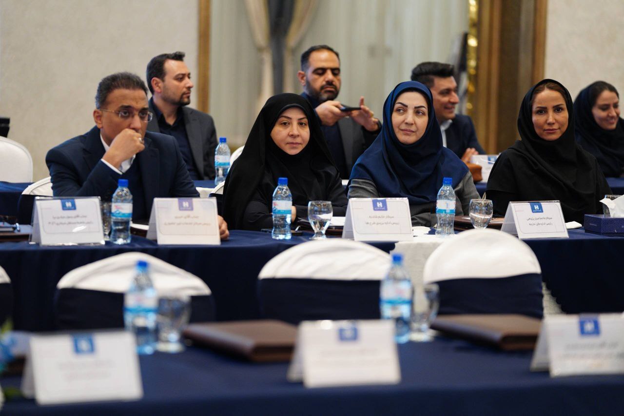 راهبرد بانک صادرات ایران خروج از بنگاه‌داری و تمرکز بر فعالیت‌های مولد و شفاف است