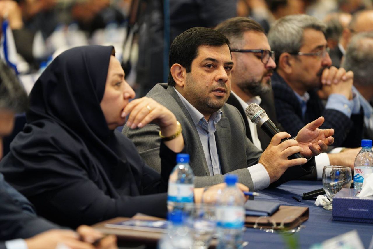 راهبرد بانک صادرات ایران خروج از بنگاه‌داری و تمرکز بر فعالیت‌های مولد و شفاف است