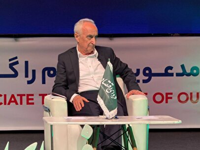 مجلس نوکر مردم است / مگر نوکر به ارباب خود عیدی می‌دهد؟