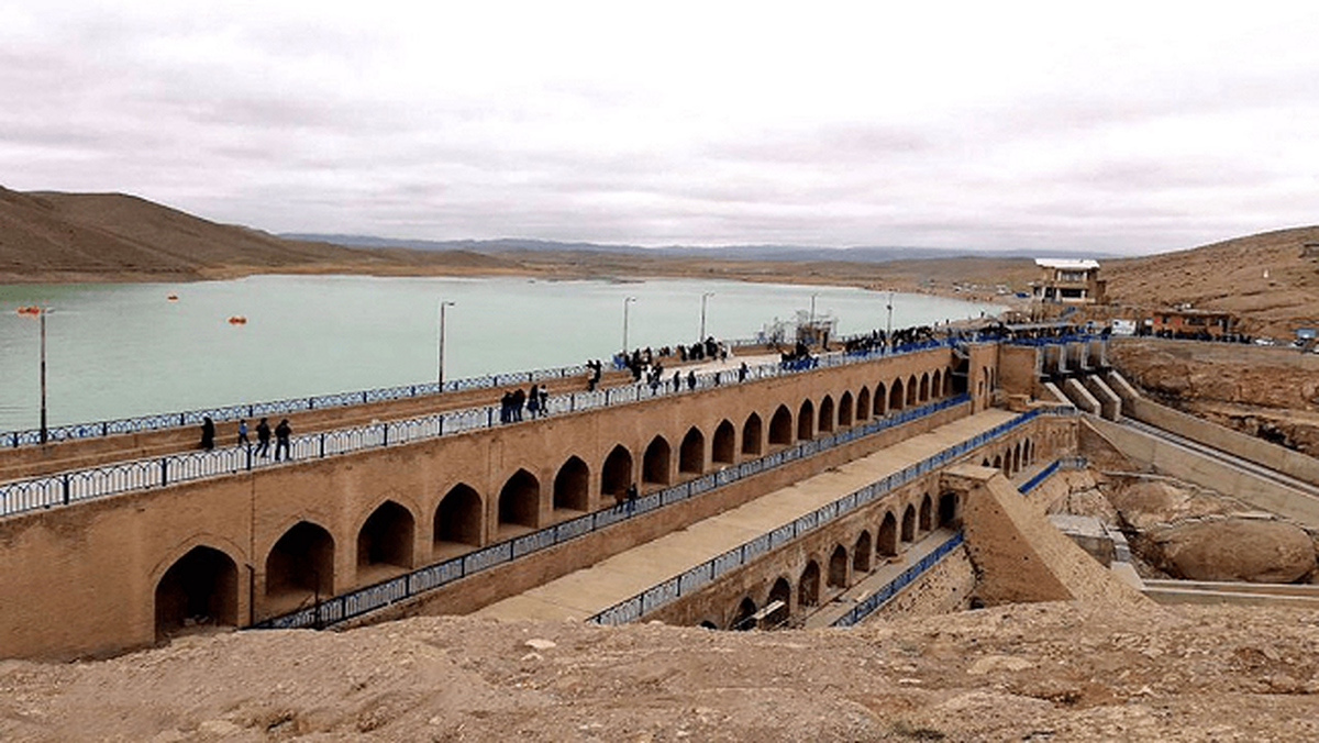 تخریب پل و سقوط ۱۲ نفر در سد فریمان+ عکس