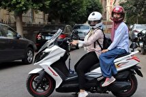 چراغ سبز روشن شد/ موتورسواری زنان منع شرعی ندارد