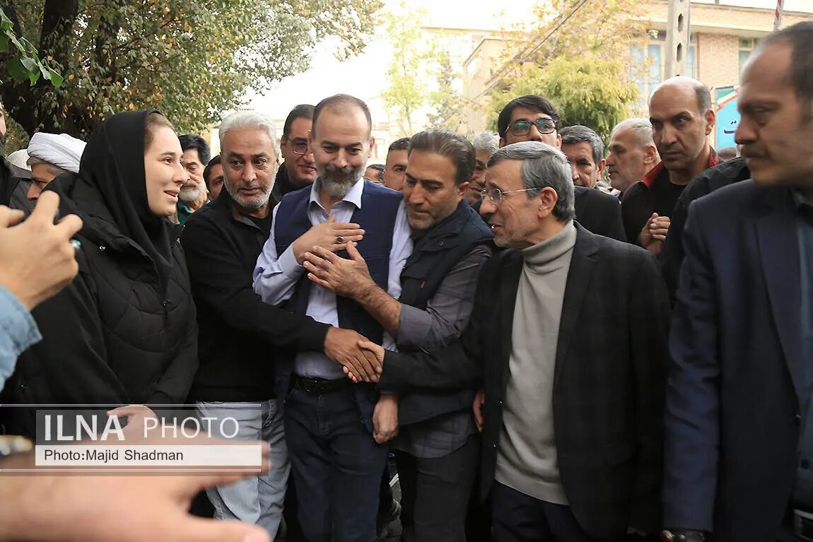 احمدی‌نژاد پس از مدت‌ها آفتابی شد/ علت غیبت مشکوک رئیس‌جمهور پیشین؟ + تصاویر