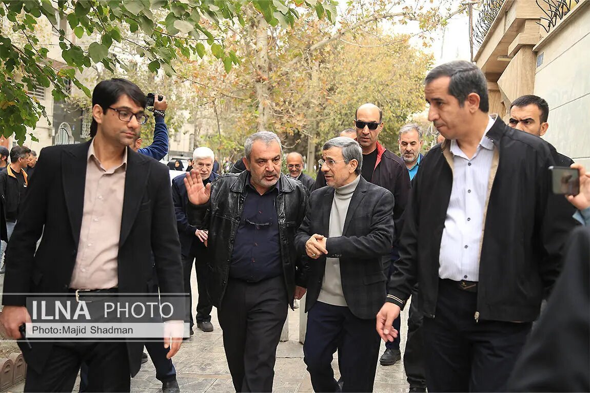 احمدی‌نژاد پس از مدت‌ها آفتابی شد/ علت غیبت مشکوک رئیس‌جمهور پیشین؟ + تصاویر