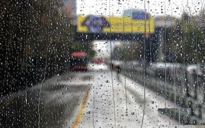 بارش باران بر شهرهای تشنه ایران/ خیابان‌های ایلام پس از باران عصر امروز + فیلم