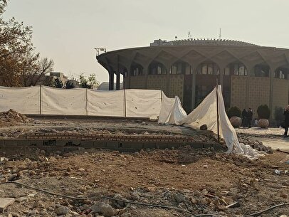 هویت‌زدایی از تهران به سبک شهرداری/ حوض تئاتر شهر با خاک یکسان شد