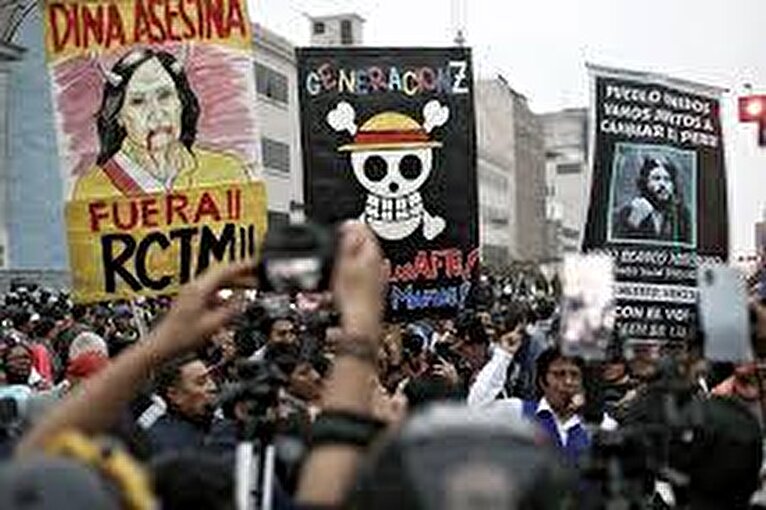 درگیری خونین مقابل کاخ ملی؛ نسل زد موج اعتراضات مکزیک را شعلهور کرد + فیلم