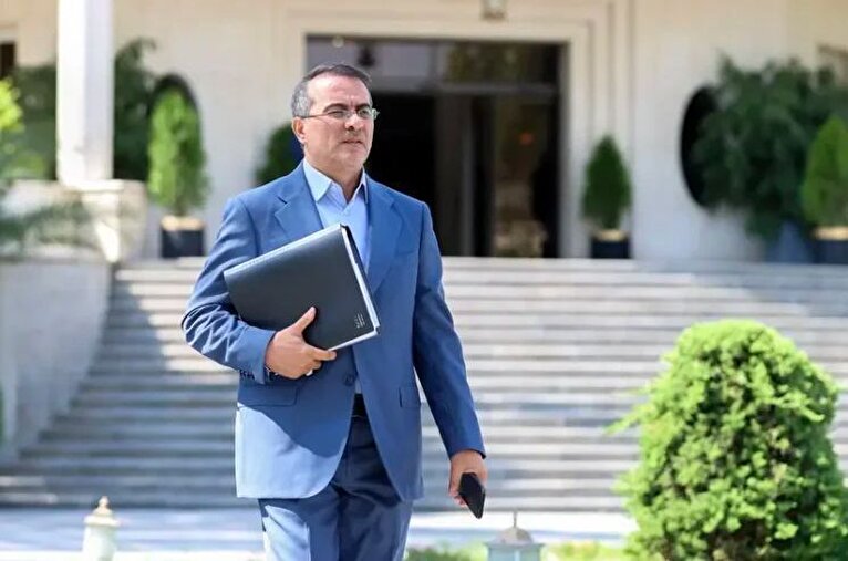 خبر خوش رفیع‌زاده برای کارمندان/ منتظر واریزی ویژه باشید